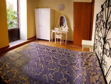 Rona Bed and Breakfast 2*